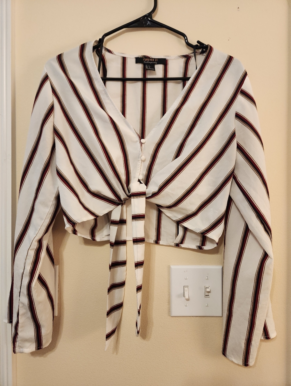 Forever 21 White Striped Tie-Front Long Sleeve Crop Top